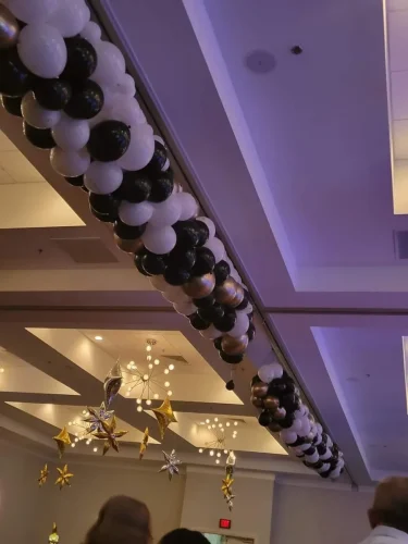 blackand+white+balloon+decor+hanging+from+the+ceiling-1920w