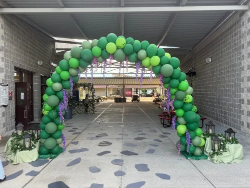 enchanted-forest-balloon-arch-organic-1920w